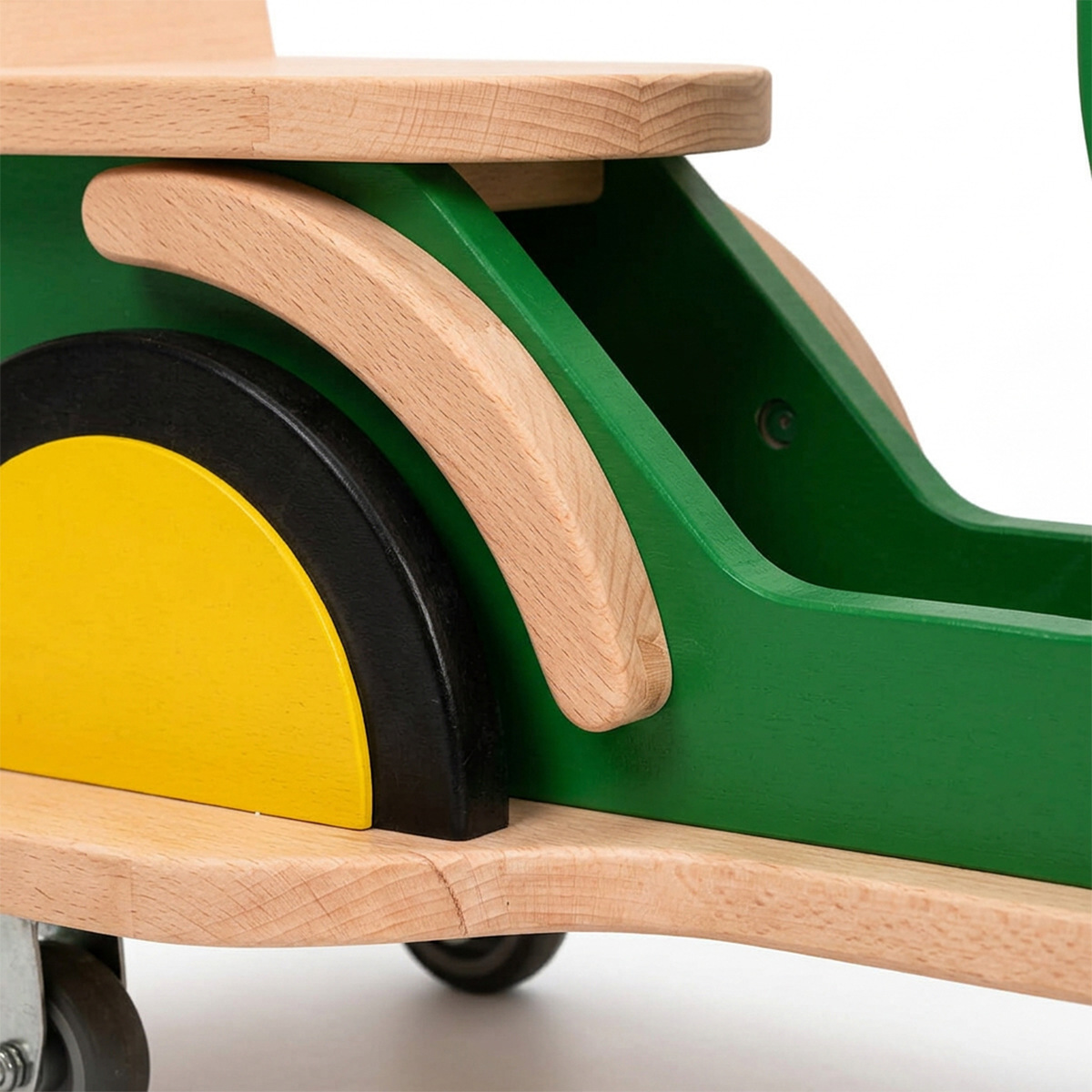 Holz Traktor zum Draufsitzen - BERTI aus massivem Buchenholz in Trecker Optik