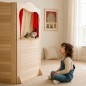 Preview: Kinder spielen mit Kasperletheater aus Holz Puppentheater im Kinderzimmer