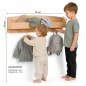 Preview: montessori kleiderschrank: Größenvergleich der Kindergarderobe Porto mit zwei Kindern und exakter Maßgrafik.