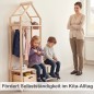 Preview: Kinder nutzen Montessori Garderobe im Kita-Alltag und üben selbstständiges Anziehen