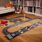 Preview: Flughafen Spielset aus Filz und Holz mit Startbahn, Flugzeugen und Tower aufgebaut