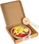 Preview: Holzpizza mit Belag liegt im geöffneten Pizzakarton bereit zum Servieren