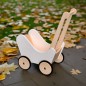 Preview: Lauflern Puppenwagen weiß in der Natur