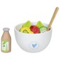Preview: Kinder spielen mit dem Holz-Salat-Set „Vitalbowl“ in der Spielküche