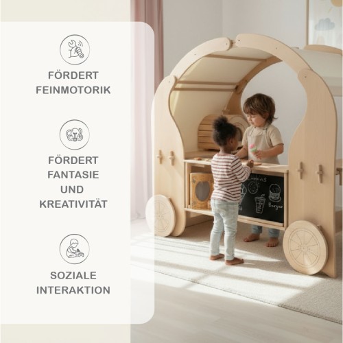 Kinder Foodtruck aus Holz mit Infografik in Peitz-Logo-Farben, drei Kinder spielen Verkäufer und Kunde, kein Pfeil-Design