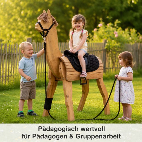 Pädagogisches Holz Alpaka zur Förderung von Gruppenarbeit, Balance und Motorik bei Kindern.