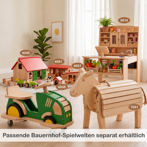 Holz Traktor BERTI mit Holzschaf, Bauernhof und Hofladen als Spielwelt-Erweiterung.