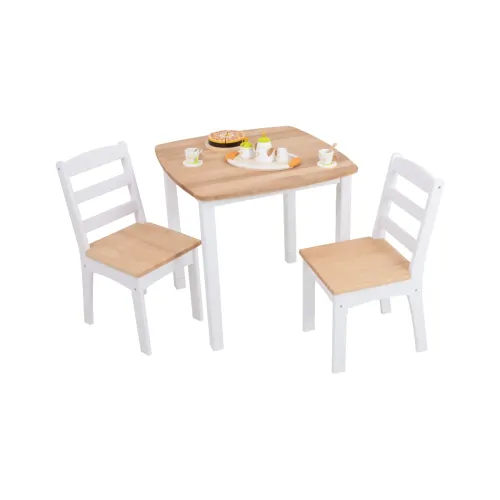 Kinder-Holzmöbelset im Landhausstil,ein Tisch und zwei Stühle.