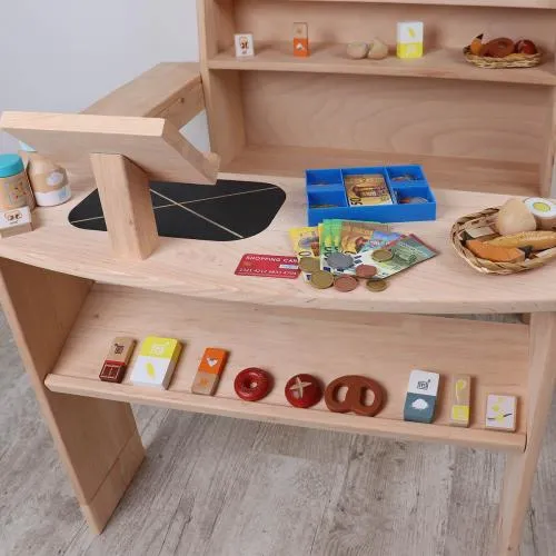Spiellebensmittel Set eingeräumt im Kaufmannsladen