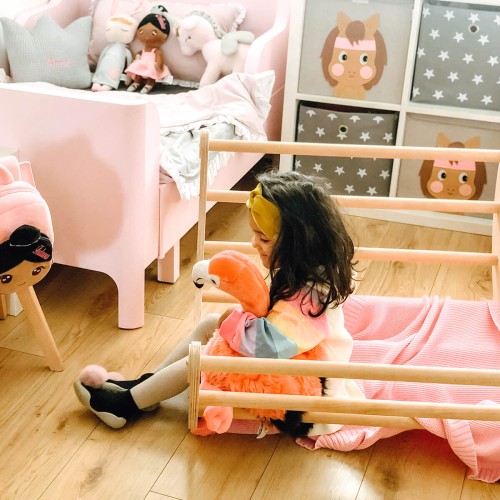 Flexi Kletterbogen Wippe Balu - Spielendes Kind