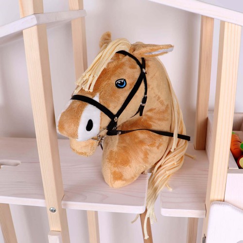 Pflegezubehör für Hobby Horse mit Bürsten und Schwamm im Stall