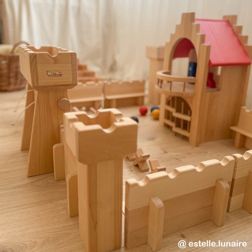 Kinder Ritterburg aus Massivholz mit Zubehör
