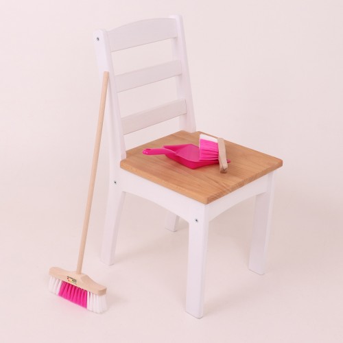 Pinkes Besenset mit Kinderbesen und Handfeger