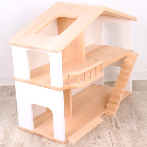 Puppenhaus Treppe an Puppenstube befestigt