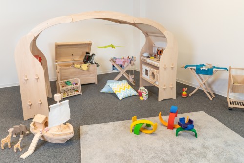 großer spielständer mit dachbogen und zwei erweiterungen mit kinderarche und kücheneinsätzen