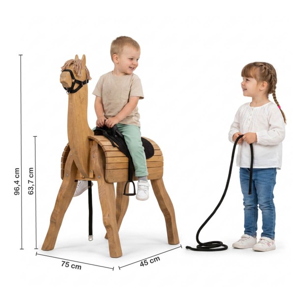Größenvergleich vom Holz Alpaka mit Kindern für realistische Proportionen und Sitzhöhe.