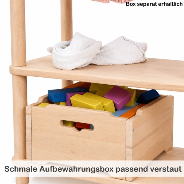 Schmale Aufbewahrungsbox passt in das Fach der Montessori Garderobe für mehr Ordnung