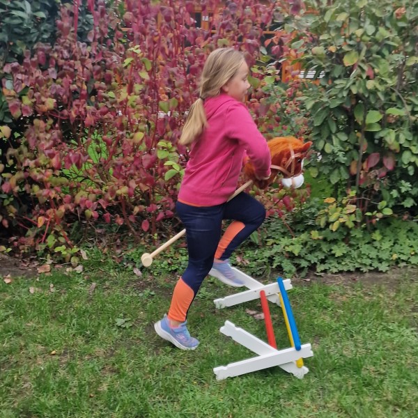 Steckenpferd für Sprünge im Garten