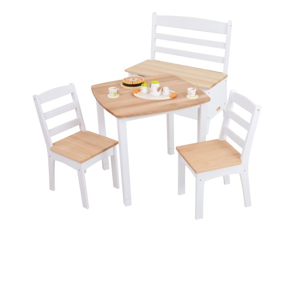 Kinder-Möbel aus Holz im Landhausstil.