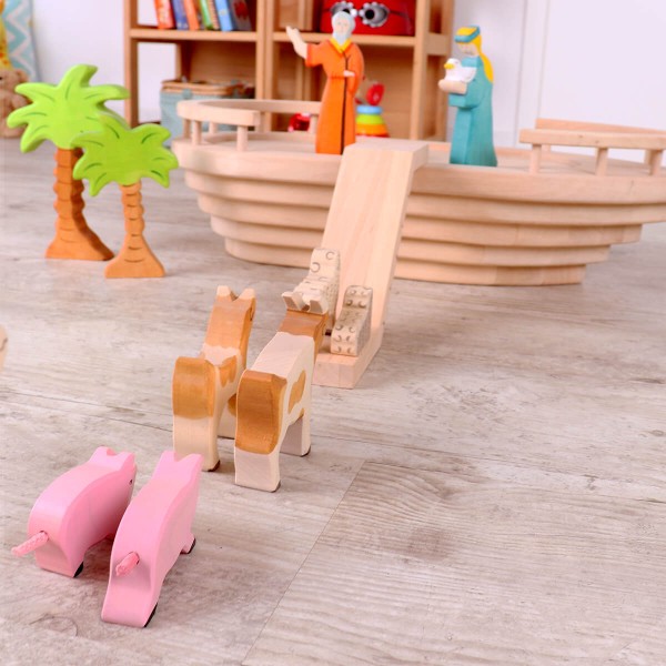 Arche Noah - Noah baut eine Arche und rettet die Tiere vor der Sintflut.