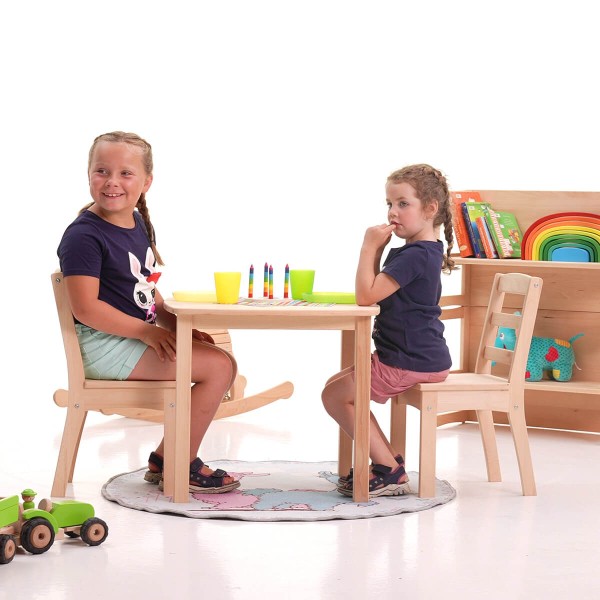 Kindersitzgruppe aus Massivholz