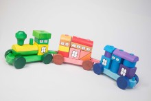 babyspielzeug lokomotive steckspiel – Feinmotorik fördern – pädagogisches Spielzeug – Waldorf geeignet – Sortierbox Steckspiel