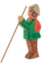 ostheimer-stehend-hirten-mit-stab Weihnachtsgeschenk Holz öko Naturspielzeug pädagogisch wertvolles Spielzeug Montessori Waldorf Holztiger Ostheimer Spielbauernhof